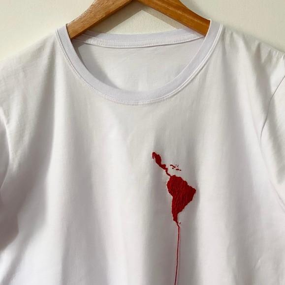 Camiseta Bordada América Latina