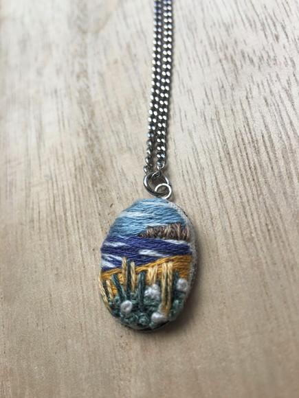 Colar bordado Mini Paisagem