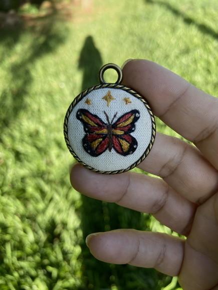 Colar Bordado Iansã III