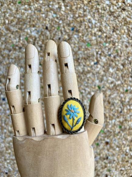 Duo de Anéis Bordados Flores em Você