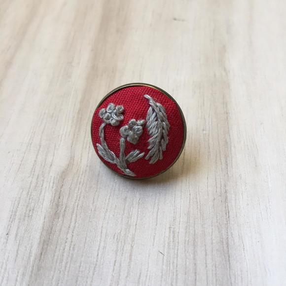 Pin (broche) Bordado Vermelho