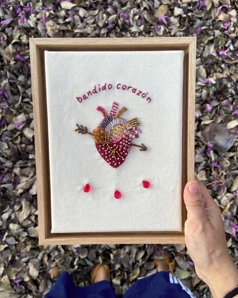 Quadro Bordado Bandido Corazón
