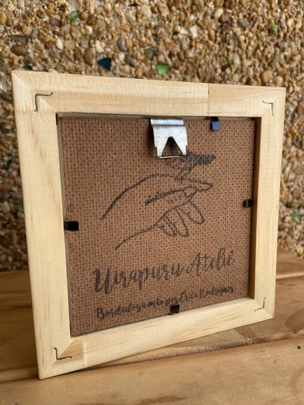 Quadro Bordado Caliandra