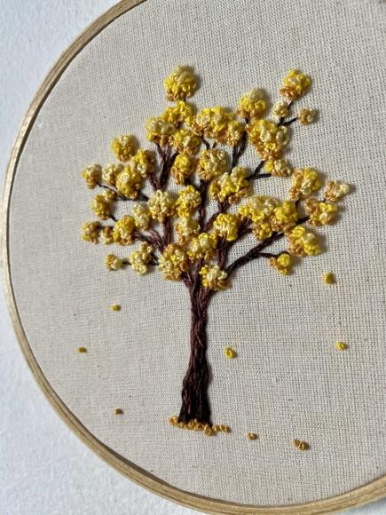 Quadro Bordado Ipê Amarelo