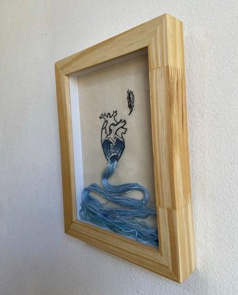 Quadro Bordado Mar de Coragem