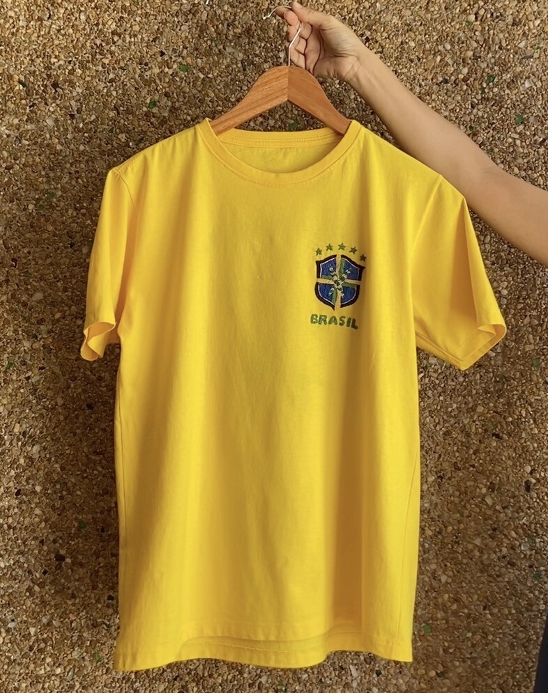 Camiseta bordada do Brasil