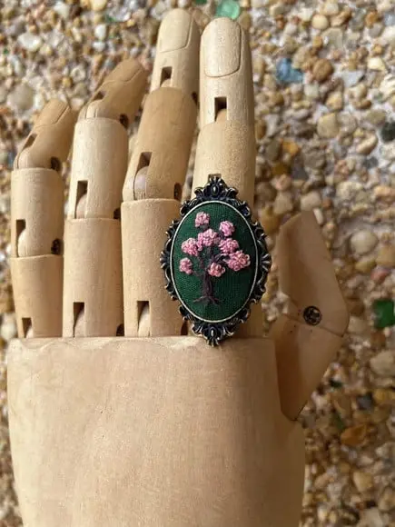 Anel Bordado Ipê Rosa (coleção Verde)