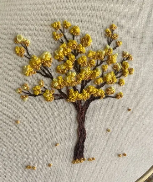 Bastidor bordado Ipê Amarelo (bastidor 20 cm)