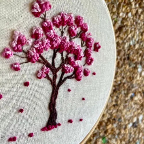 Bastidor Bordado Ipê Rosa (14 cm)