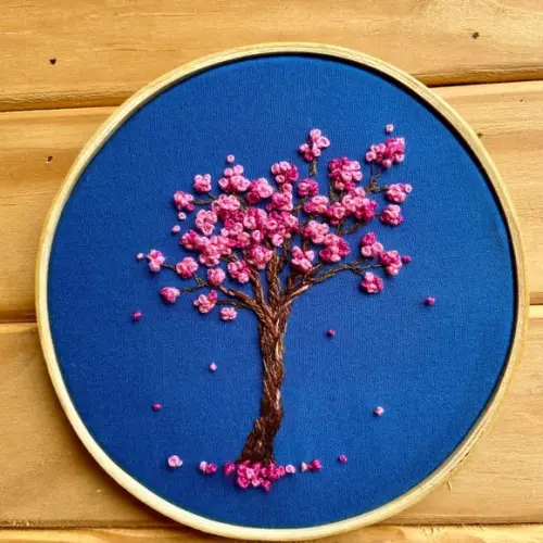 Bastidor Bordado Ipê Rosa (14 cm)