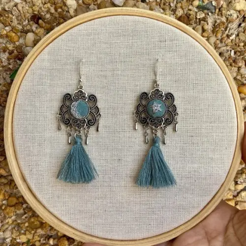 Brinco Bordado Lua e Estrela (turquesa)