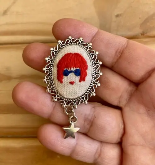 Broche Bordado Rita Lee