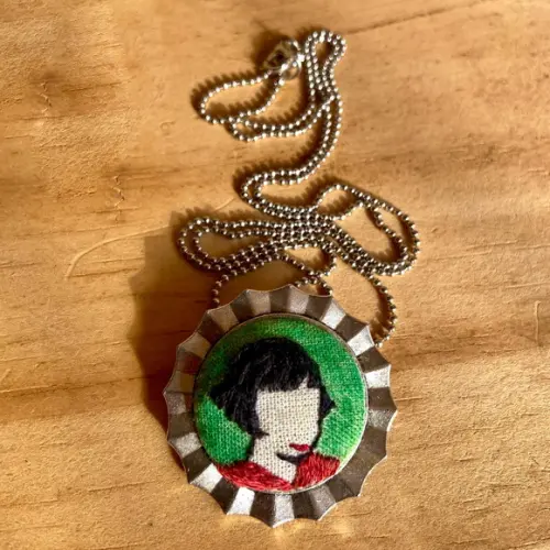 Broche/colar Bordado Amelie