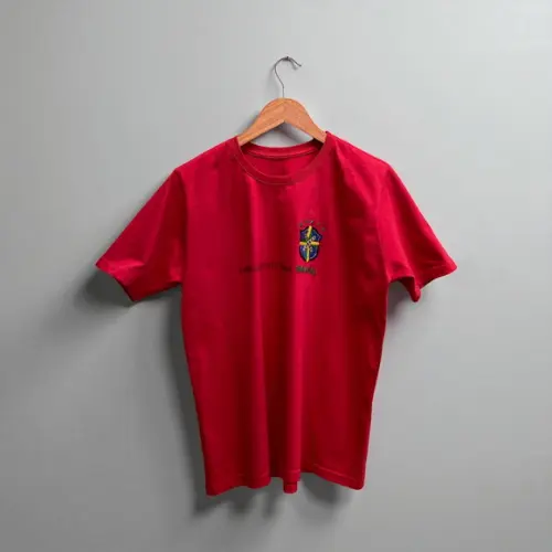 Camiseta do Brasil Vermelha Bordada