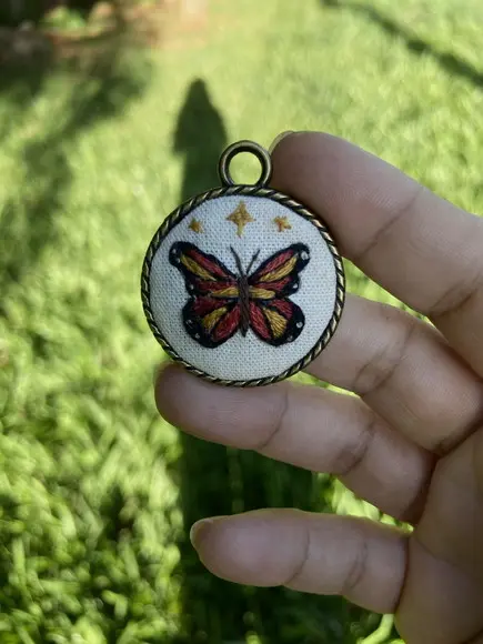 Colar Bordado Iansã III