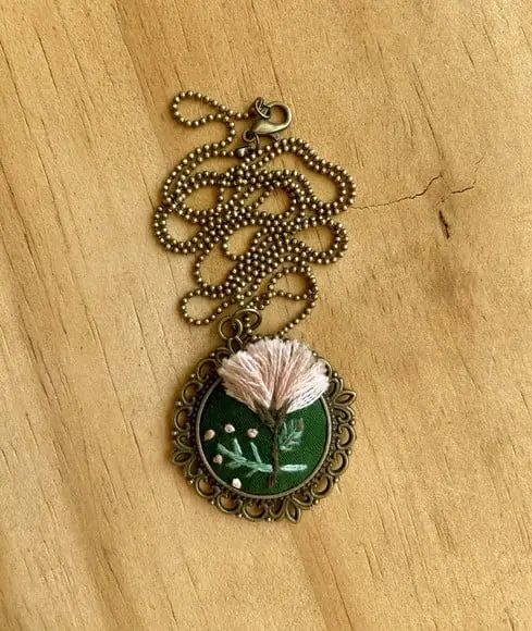 Colar Bordado Verde II