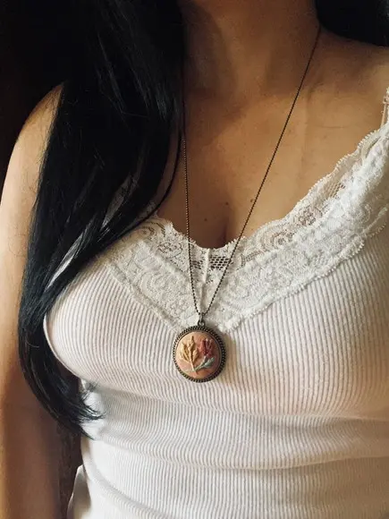 Colar Bordado Rosa Chá IV