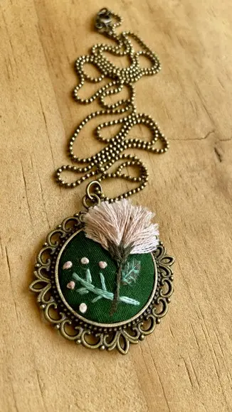 Colar Bordado Verde II