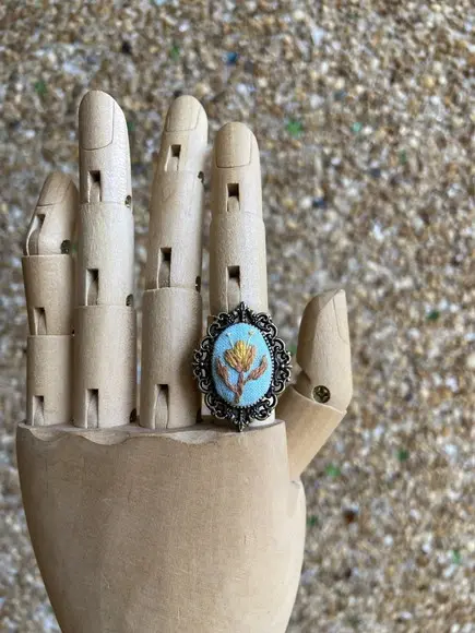 Duo de Anéis Bordados Flores em Você