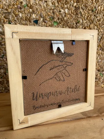 Quadro Bordado Caliandra
