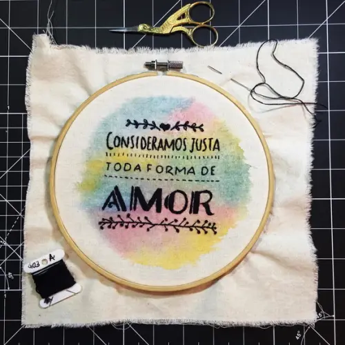 Bastidor bordado Toda forma de amor