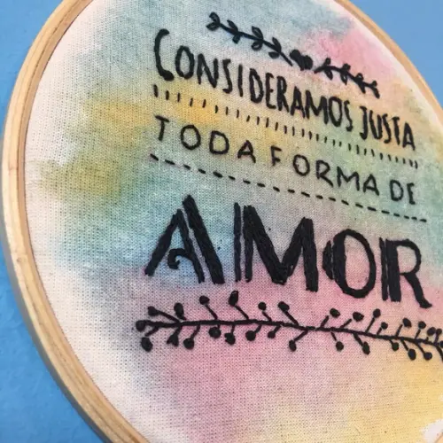 Bastidor bordado Toda forma de amor