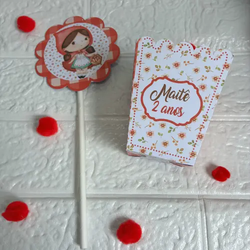 Centro de Mesa Cachepô Chapeuzinho Vermelho - Personalizados Lem