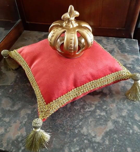Almofada para Festa Princesa ou Realeza em Veludo Vermelha