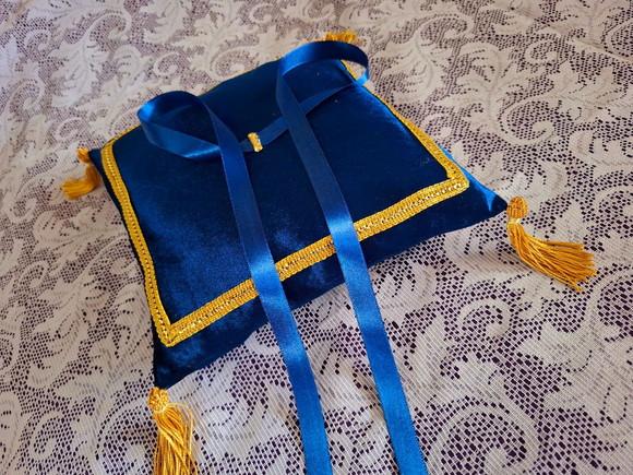 Almofada Debutante Azul com Dourado em Veludo