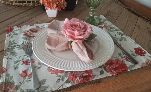 Conjunto Mesa Posta com Estampa de Rosas para 4 Lugares