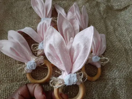Pacote com 9 Argolas de Guardanapo de Páscoa Orelhinhas Rosa