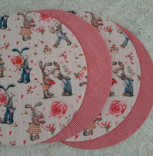 Kit 4 Capinhas de Páscoa Dupla Face Casal de Coelhos