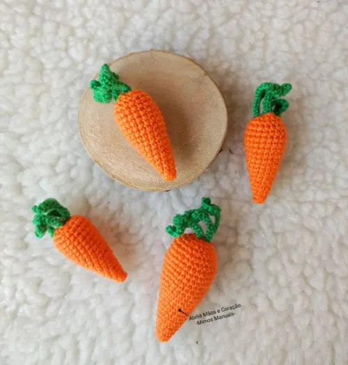 Cenourinha em amigurumi