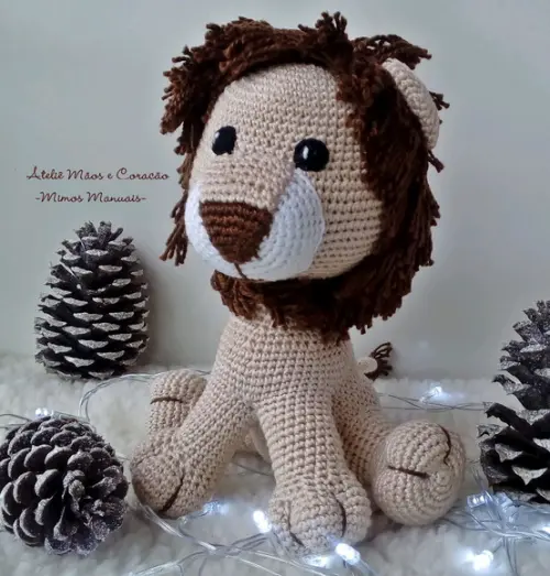 Leão em amigurumi