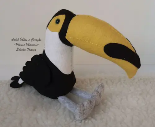 Tucano em feltro