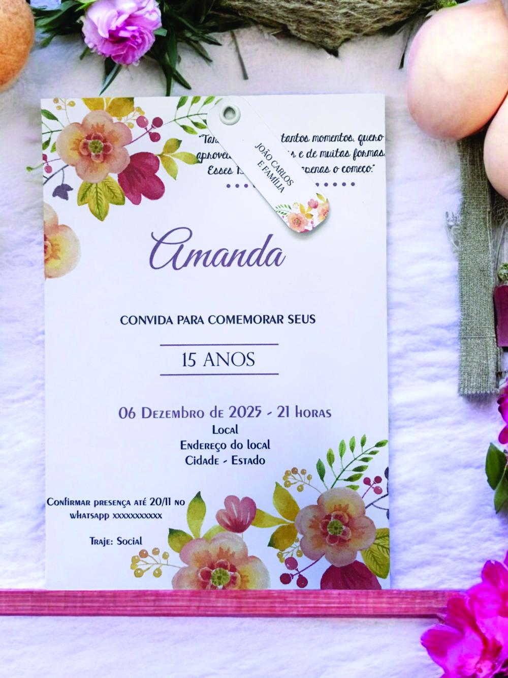 Convite de 15 Anos floral peach fuzz envelope luva