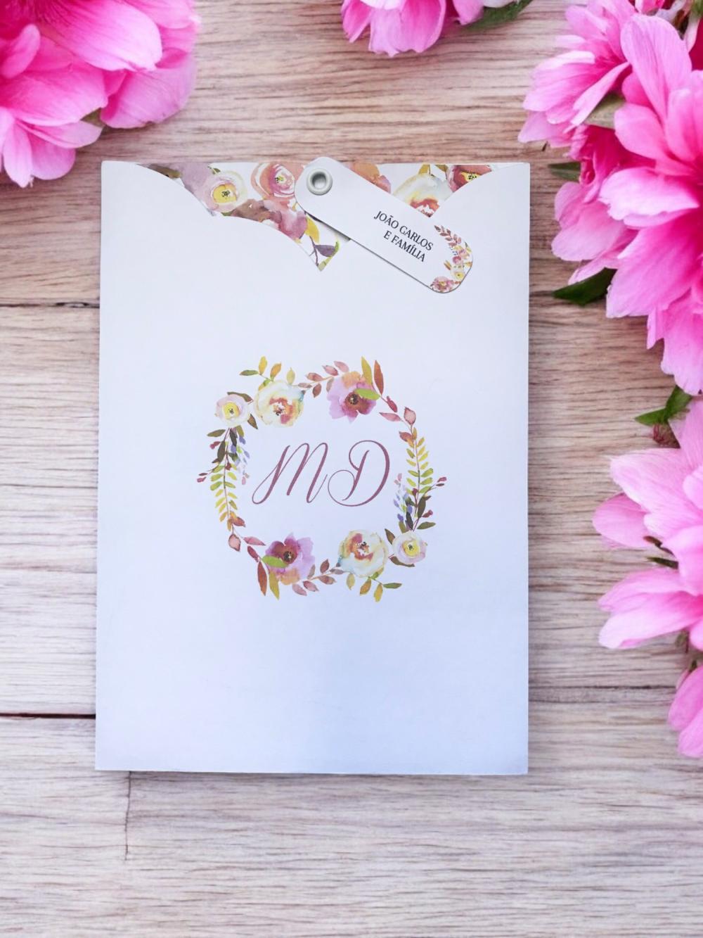 Convite de casamento com brasão floral