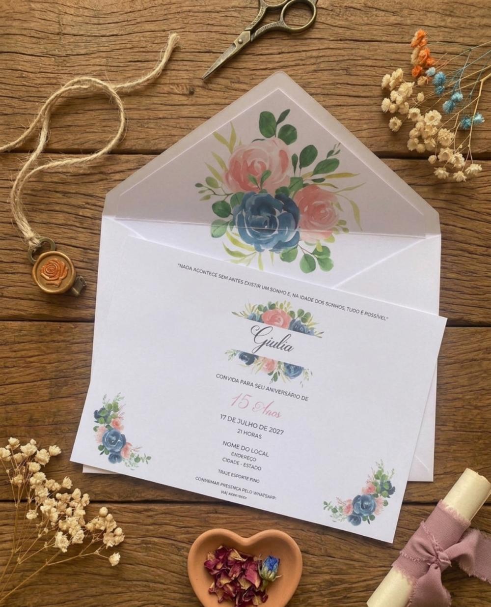Convite de 15 Anos Floral Rosa e Azul Marinho com Envelope Forrad