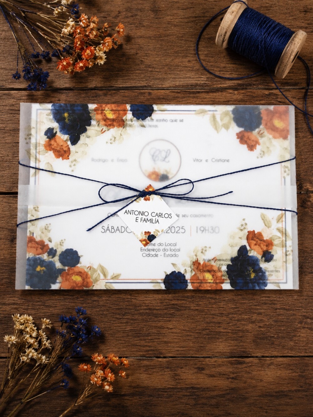 Convite de Casamento Floral Terracota e Azul Marinho com Envelope