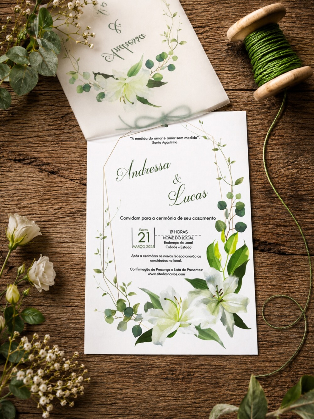 Convite de Casamento Floral com Lírios Brancos em Papel Vegetal