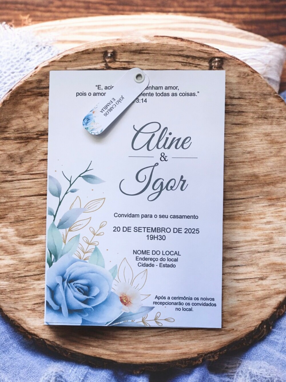 Convite de Casamento Azul Serenity com Ilhós |Convites-Laços-Pe
