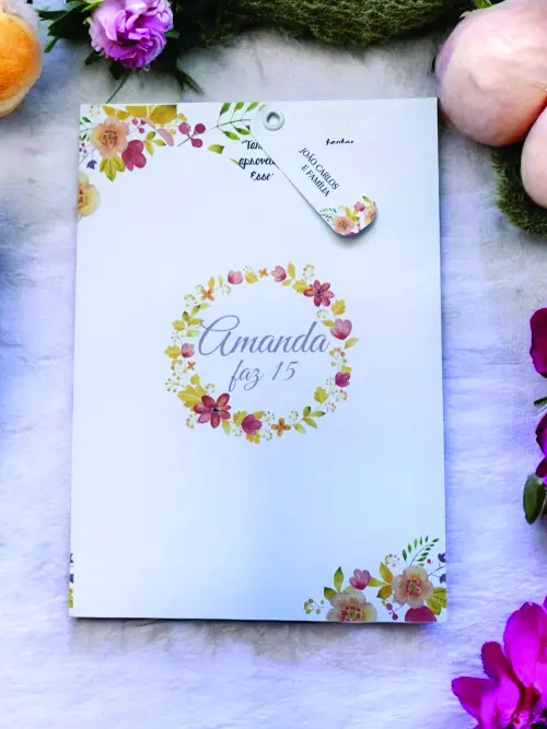 Convite de 15 Anos floral peach fuzz envelope luva