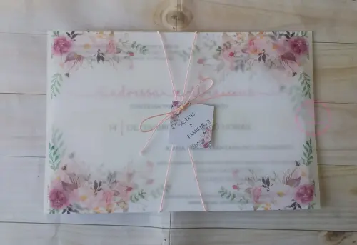 Convite Casamento Marsala e Rose Floral Com Envelope Vegetal E Tag
