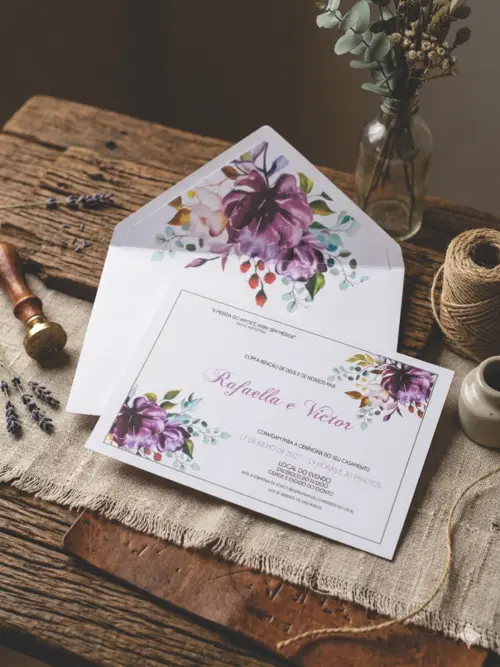 Convite de Casamento Floral Roxo e Violeta com Envelope Forrado