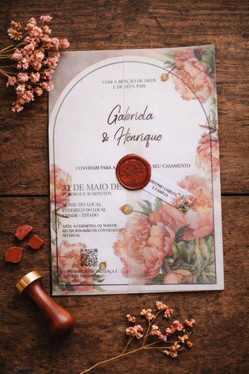Convite Arco Floral com Papel Vegetal e Lacre de Cera