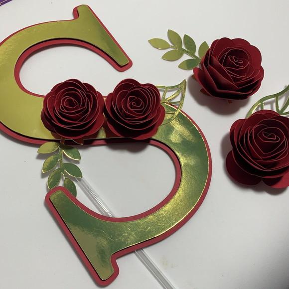 Topo de Bolo Letra Inicial com Flores 3d