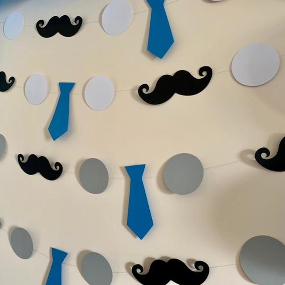 Varal Bigode e Gravatinha - Poderoso Chefinho