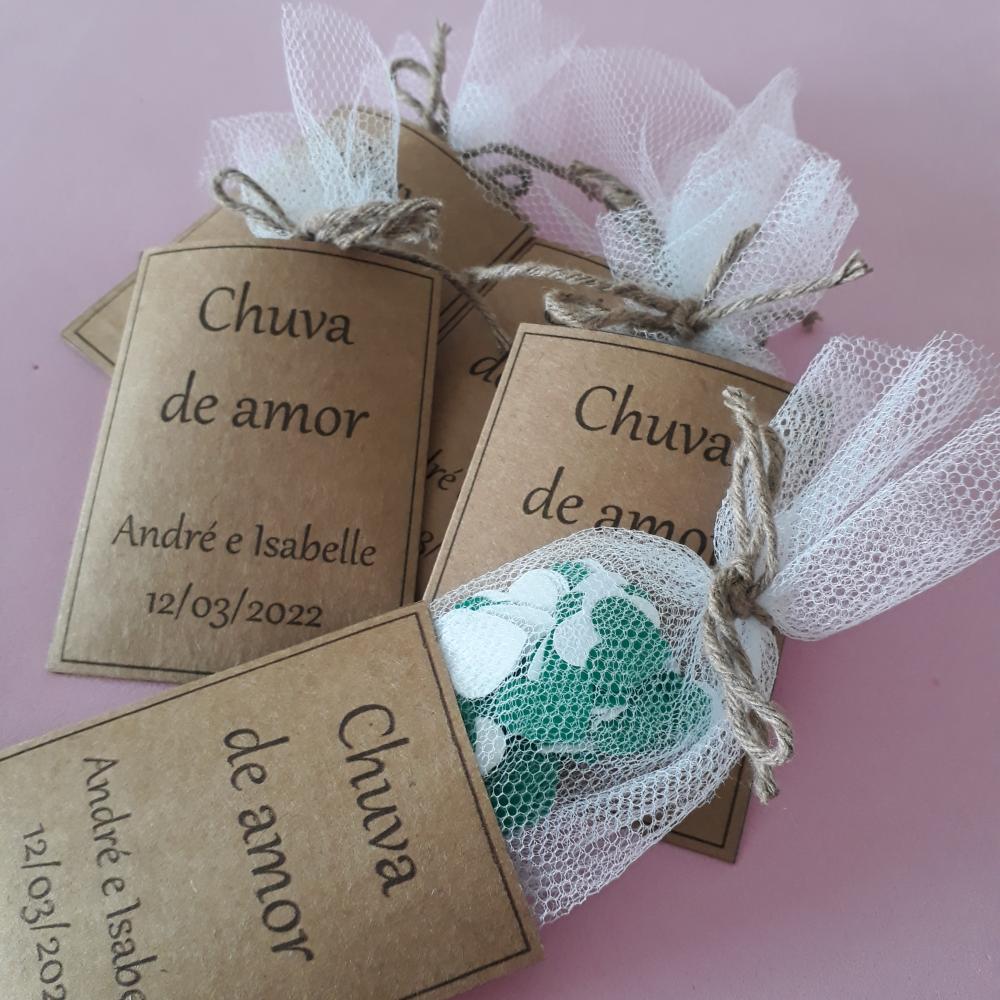 Chuva de amor com saquinhos de tule