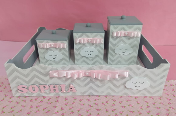 Kit higiene para bebê com farmacinha
