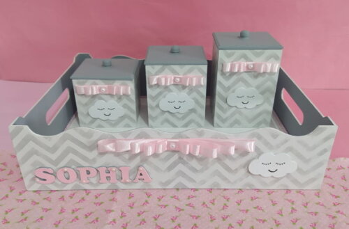 Kit higiene para bebê com farmacinha